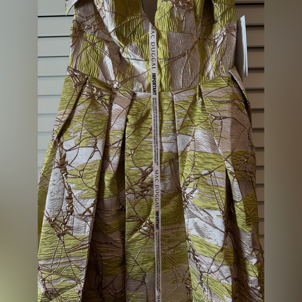 *NWT* Mac Duggal Lemon Green Metallic V-Neck Maxi Gown - Picture 10 of 16